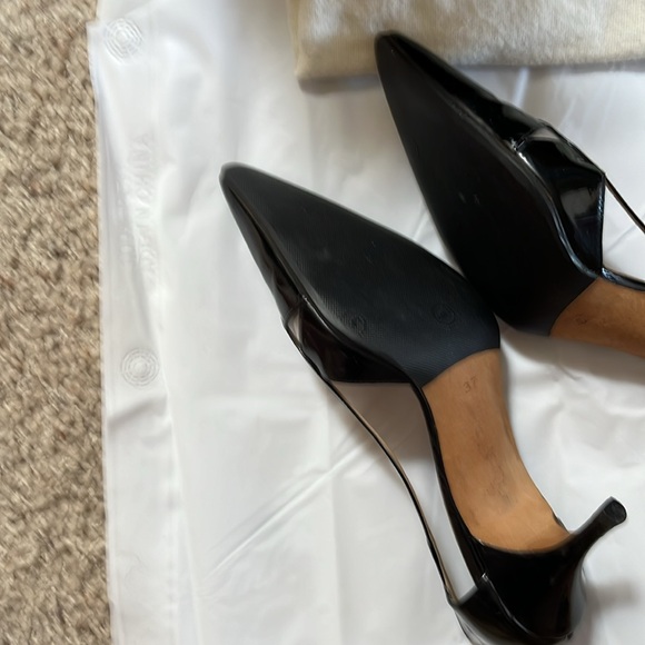 EUC MANOLO BLAHNIK PUMPS - Picture 4 of 12